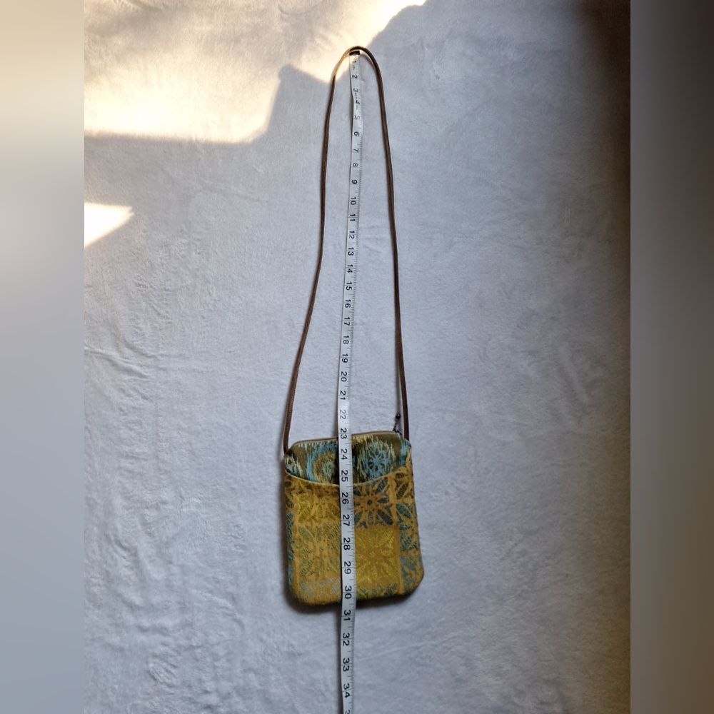 Maruca Cupcake Crossbody Purse / Small bag - Picture 8 of 16